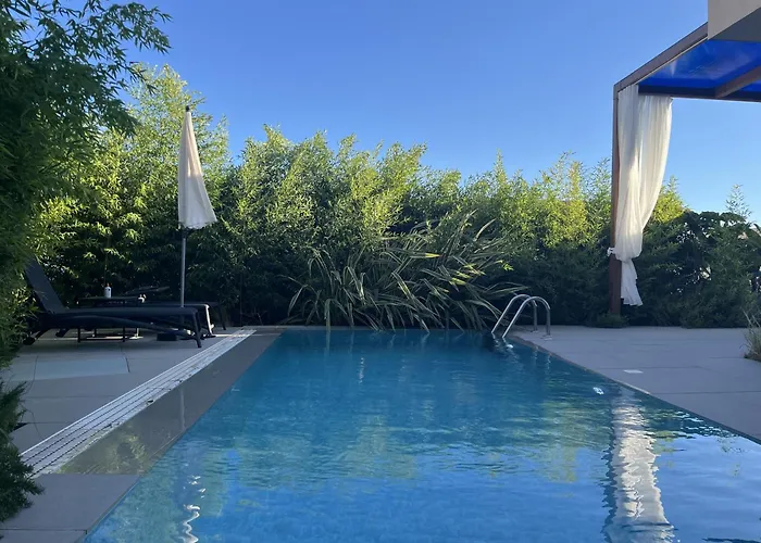 3-Bedroom Beach Villa With A Pool And Private Sauna In Green Coast Palase