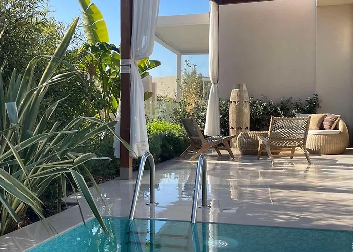 3-Bedroom Beach Villa With A Pool And Private Sauna In Green Coast Palase