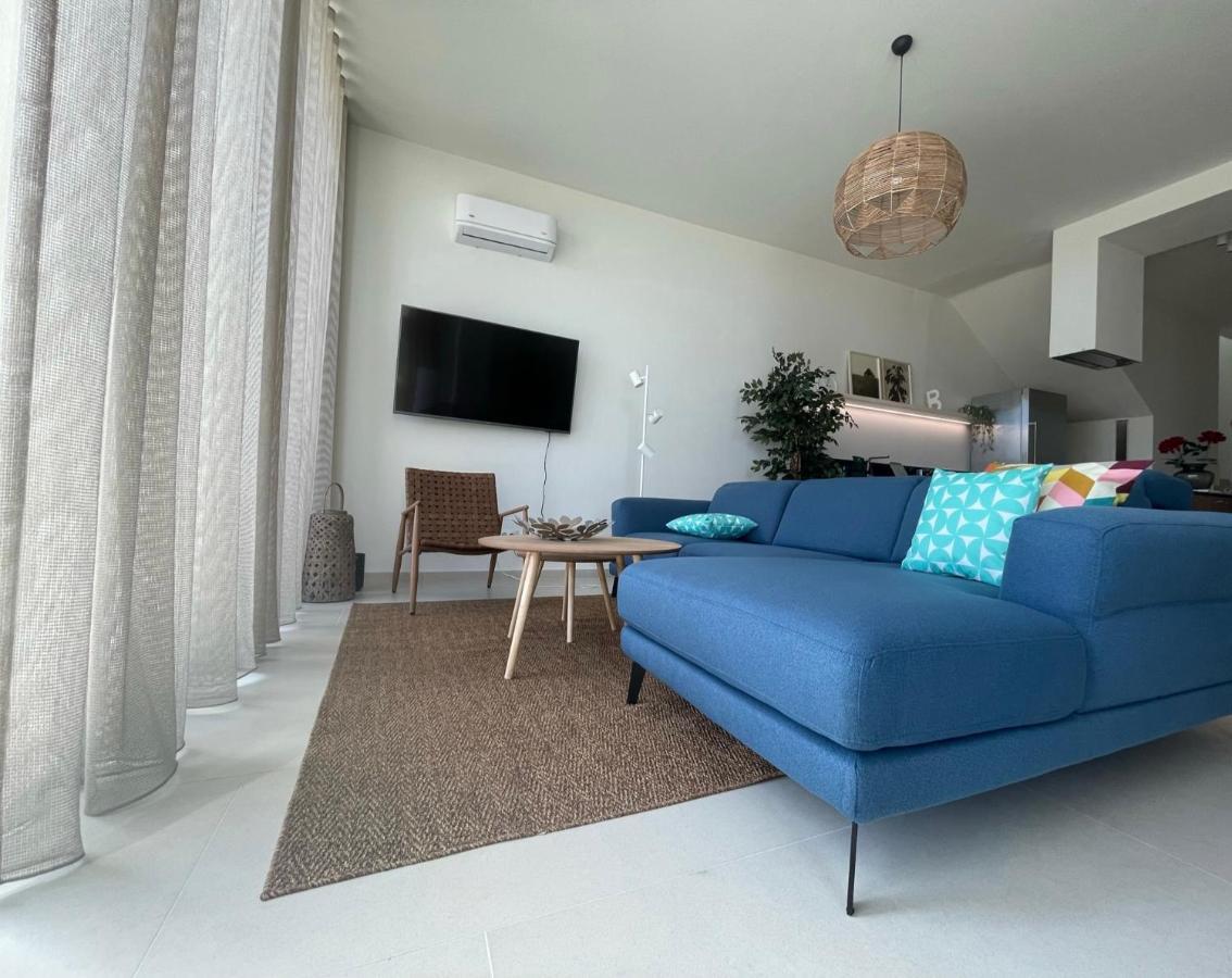 3-bedroom With A Pool And Private Sauna In Coast Palasë